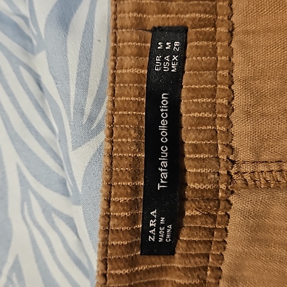 Zara corduroy skirt - Picture 2 of 4